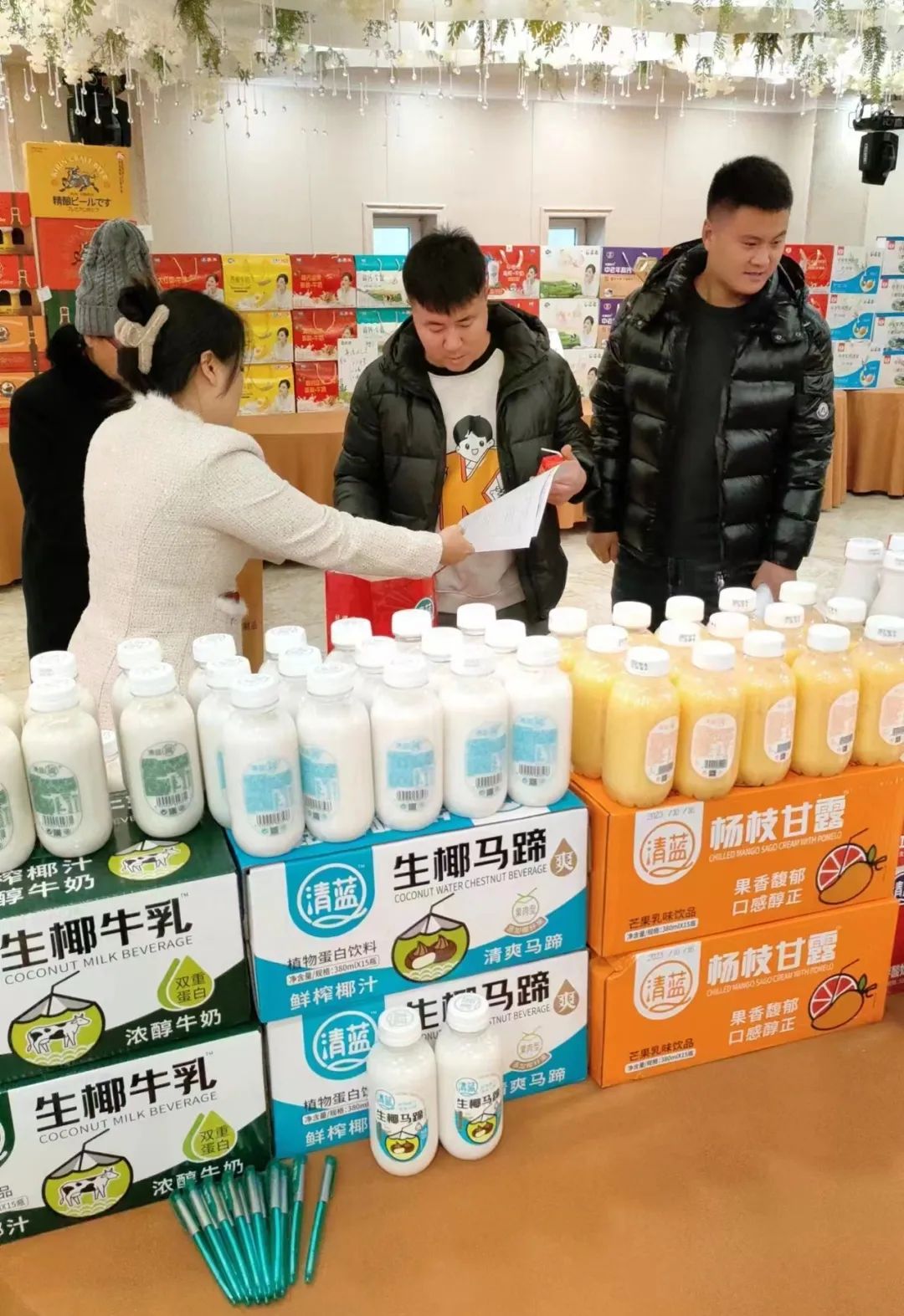 抢跑春节旺销季,2023爆火的清蓝“椰+”潮饮带来更大惊喜!