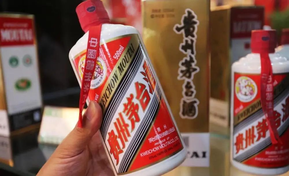 糖酒食品行业舆情分析报告 · 11月「红灰榜」