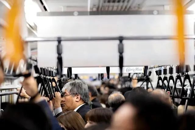 突破300万亿,意味着什么……