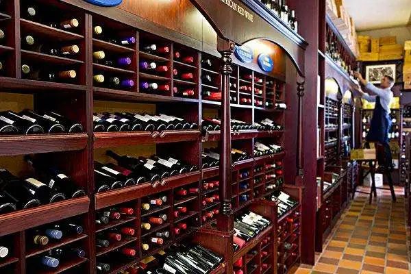 杭州一店铺所售进口酒未贴中文标签,被当地市场监管局罚款10万元!