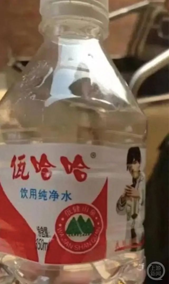 “佤哈哈”山寨“娃哈哈”,厂家:接到投诉后已改名