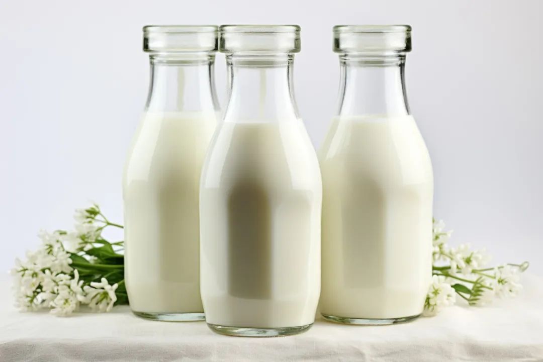 关于生鲜乳收购价、鲜奶和奶粉零售价格……农业农村部的最新预判来了！