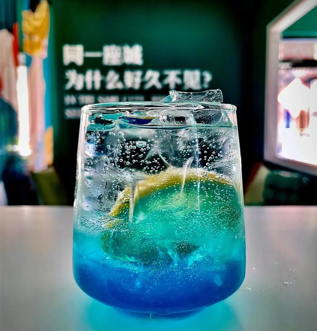 咖啡馆开始做王婆，“婚咖”要成为社交新场景？