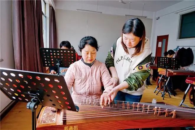 “老年教育+”或成银发消费新入口