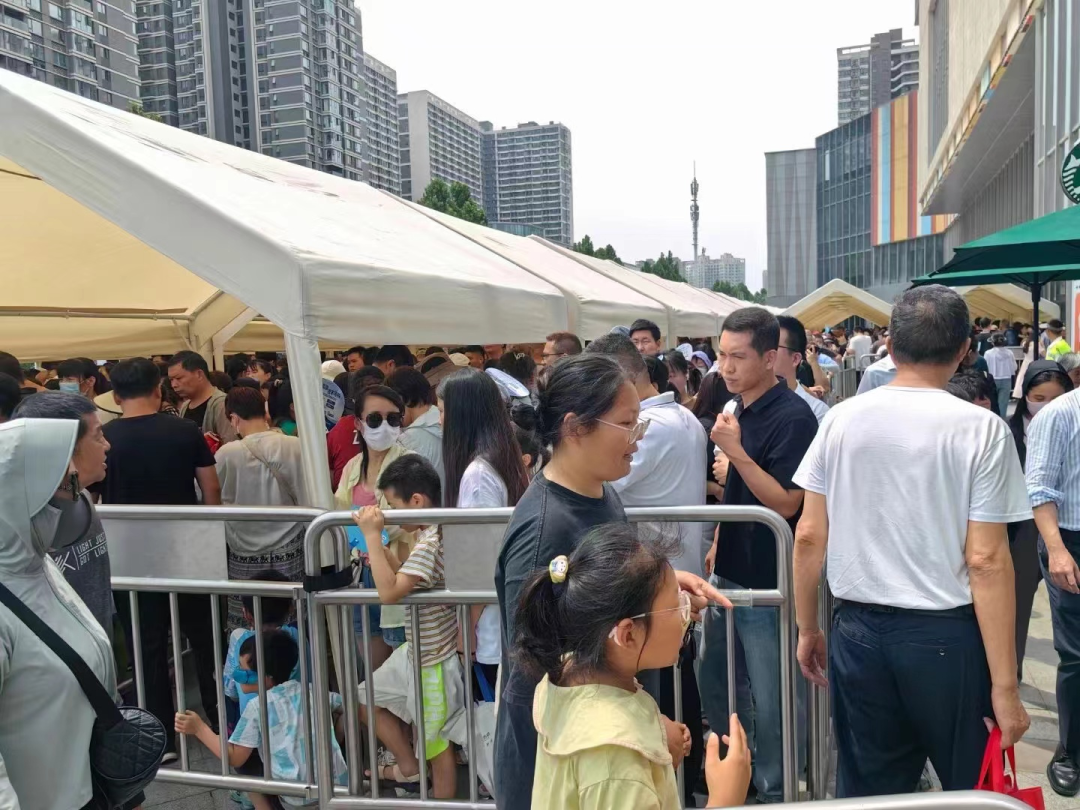 实探胖东来“爆改”永辉超市首店,毫无意外,爆了!