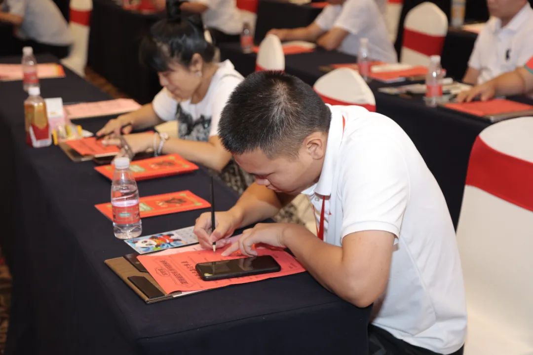 家和国潮脆皮鸡,将4000亿炸鸡产业重做一遍 | 在现场