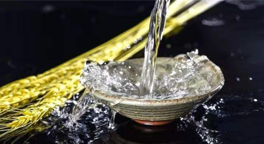 光瓶酒的下半场，拼什么？