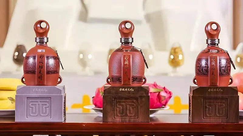 白酒产业正走向“三四律”格局,区域品牌如何避免“出局”!