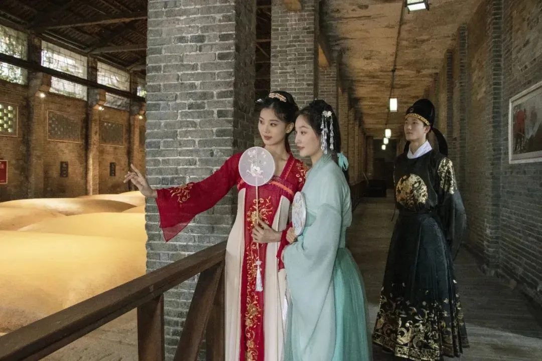 国庆旅游火爆,酒旅表现如何?