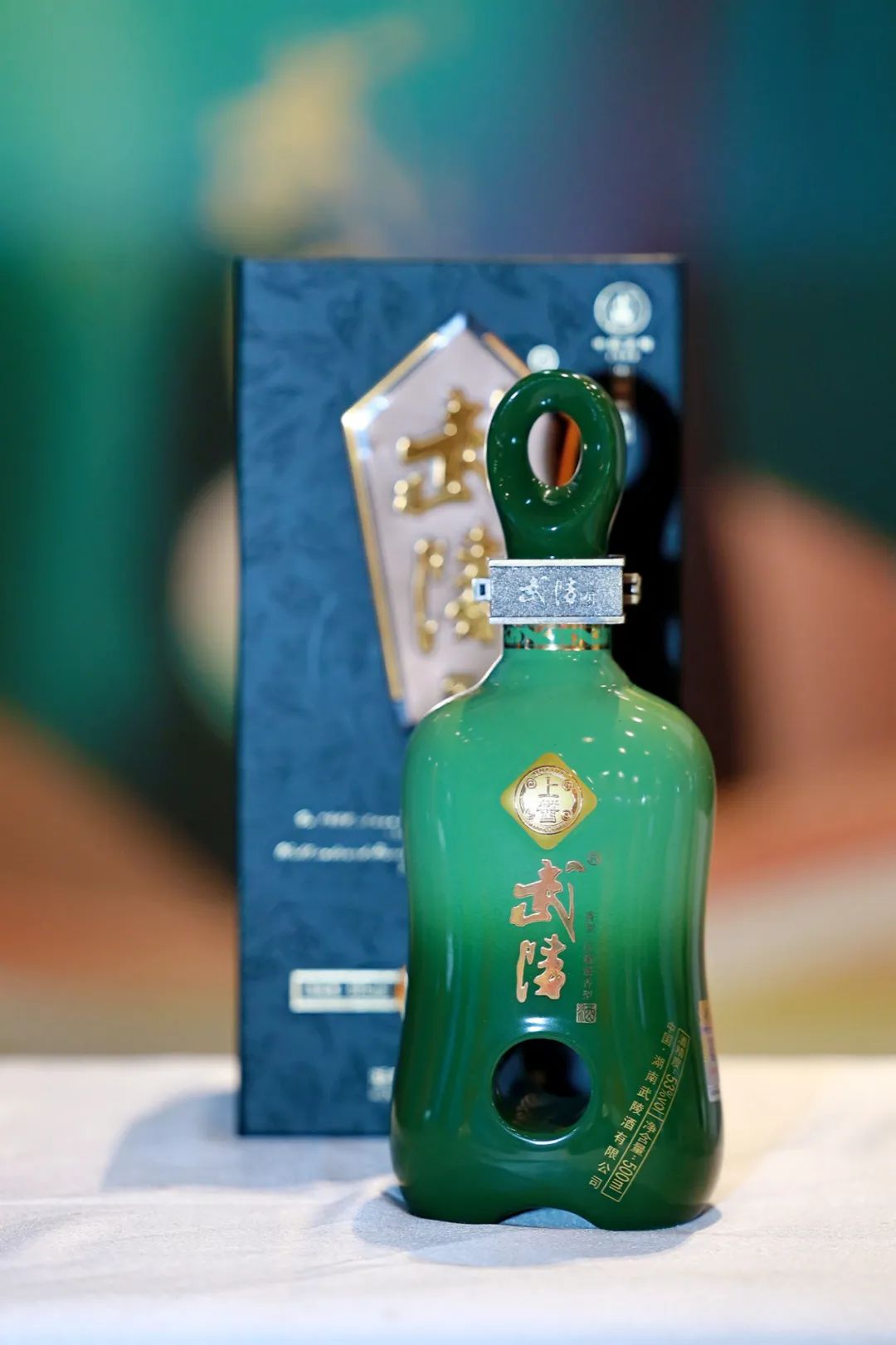 价格雪崩的2024,武陵上酱何以独立寒秋?