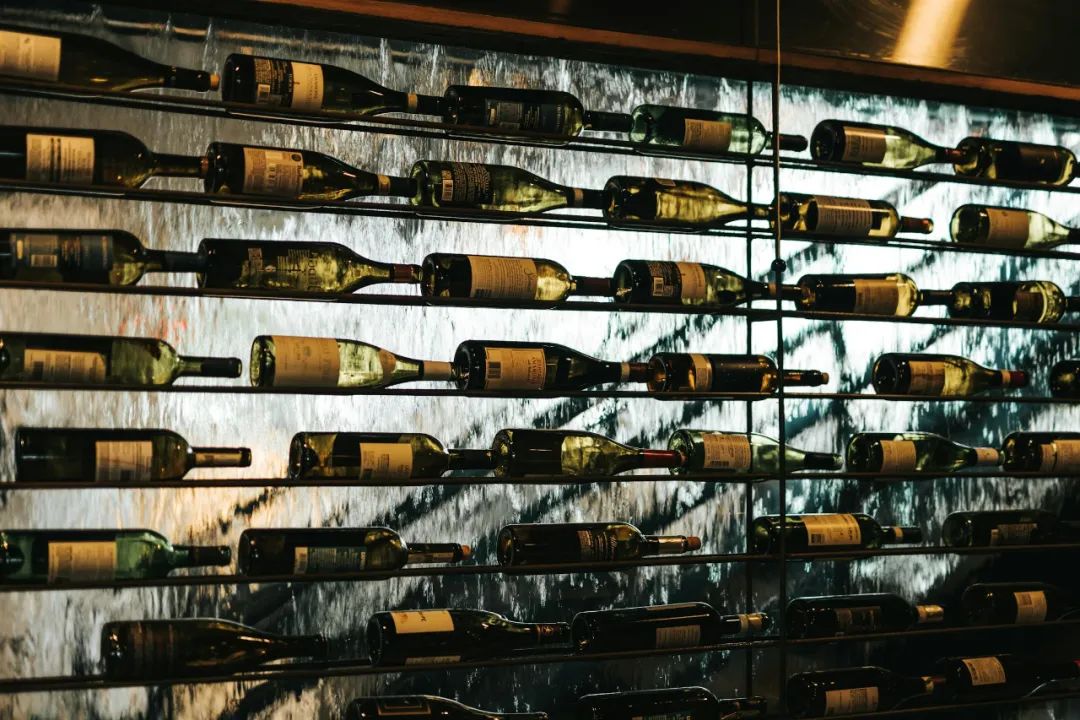 2024三季度全球精品葡萄酒市场持续下跌，但四季度或出现复苏机遇