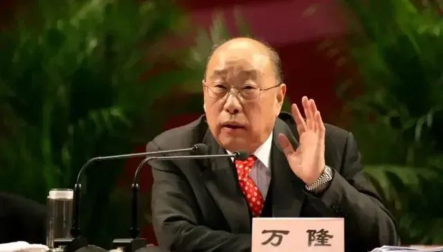 娃哈哈宗庆后逝世，胖东来爆改零售业，华润饮料上市…2024食业十大事件发布！