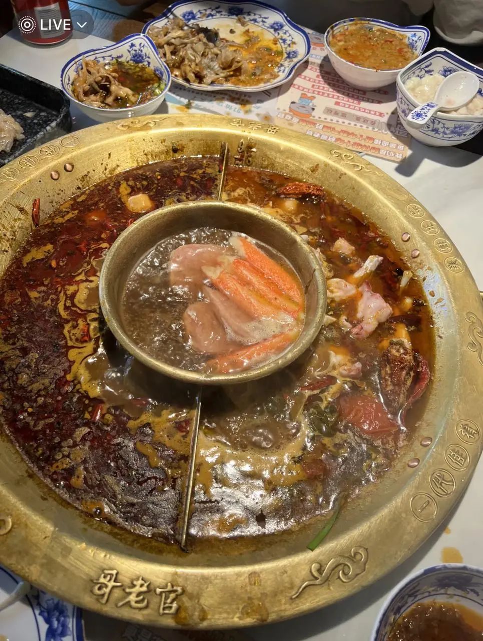 想省钱的年轻人,在自助餐厅花钱受罪