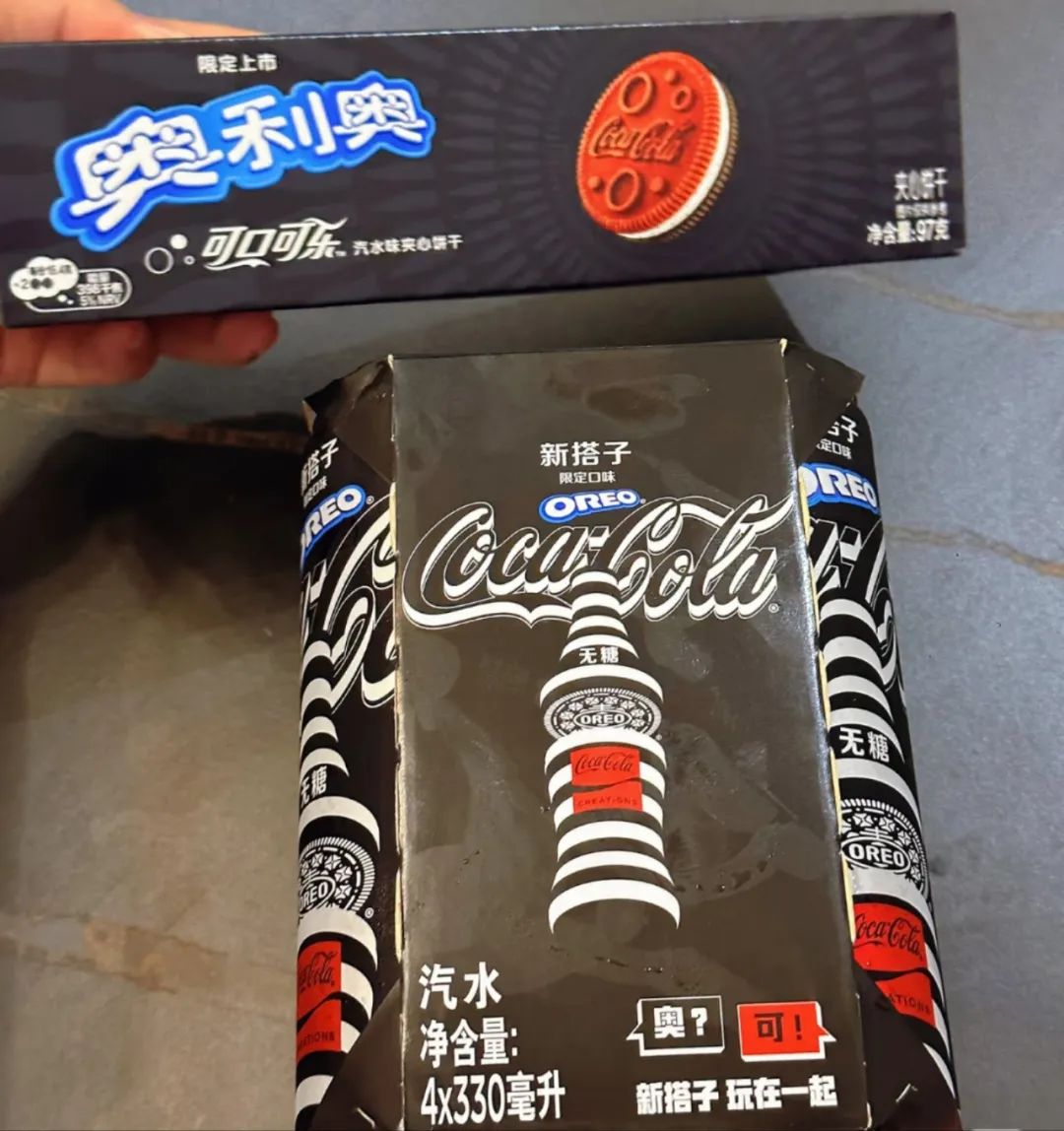 跨界出爆款!可口可乐、盐津铺子…食企营销出圈都怎么干?