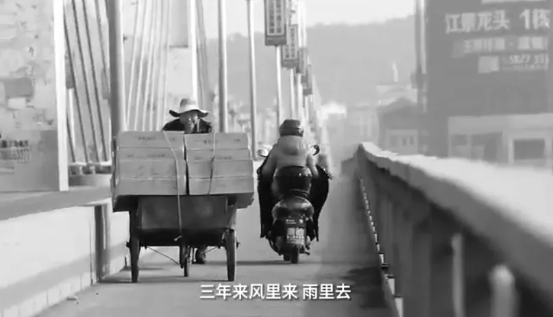 卖辣条31年,1年卖10亿,“辣条元老”闯入新赛道