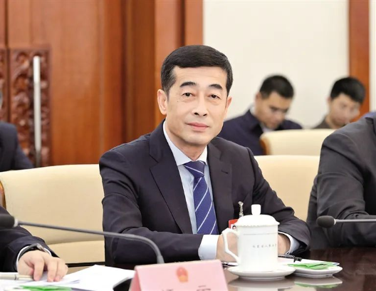 伊利张剑秋、娃哈哈宗馥莉…两会建言，今年食品行业风向哪吹？