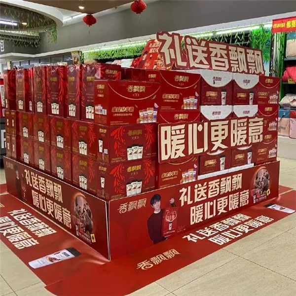 三块五一杯的奶茶，偷了蜜雪冰城的家