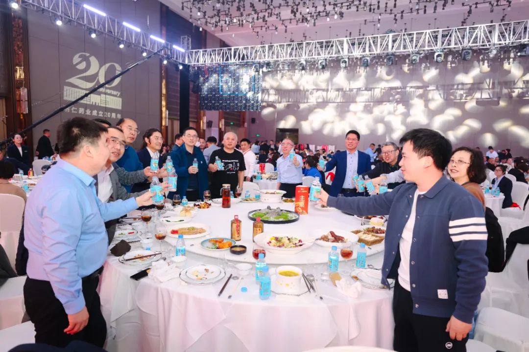 “四高三大两新”的名仁苏打水,专治白酒市场三大痛点