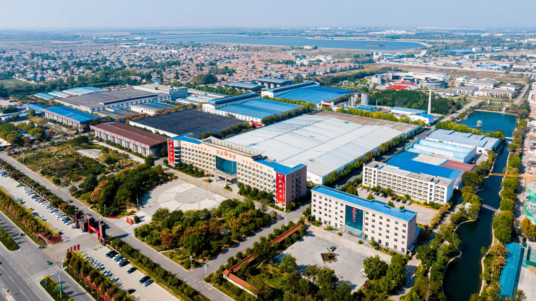 花冠酒业战略新品登场济南，深耕市场擘画鲁酒蓝图