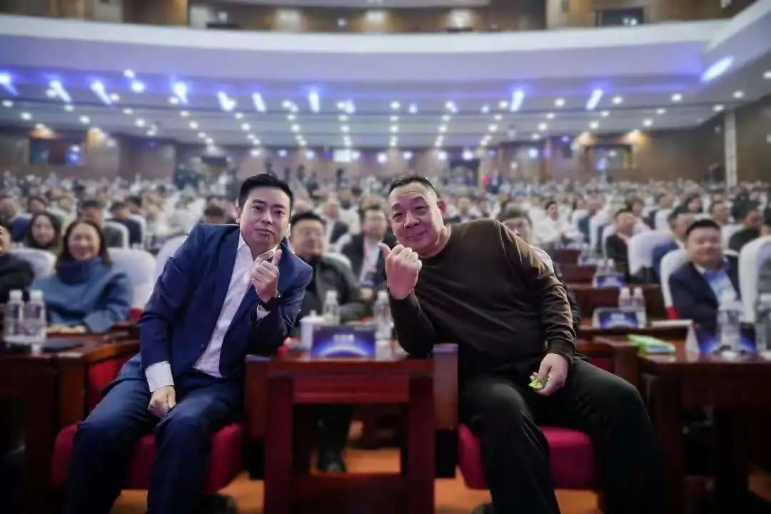 叶国富“掌权”永辉，于东来称“花钱买罪受”