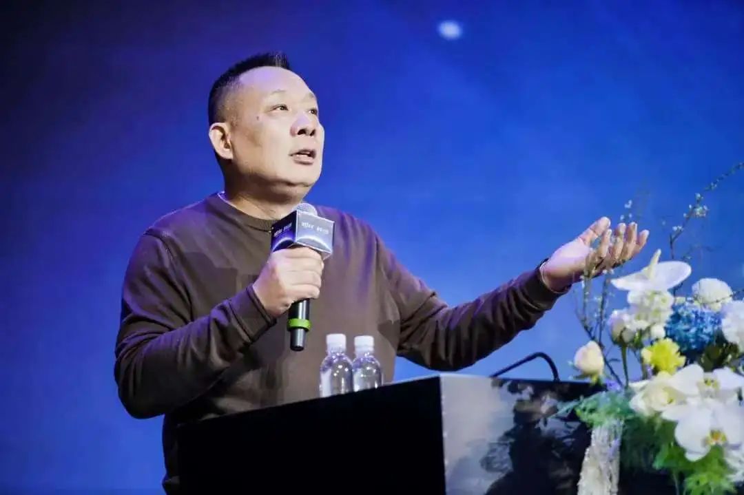 叶国富“掌权”永辉,于东来称“花钱买罪受”