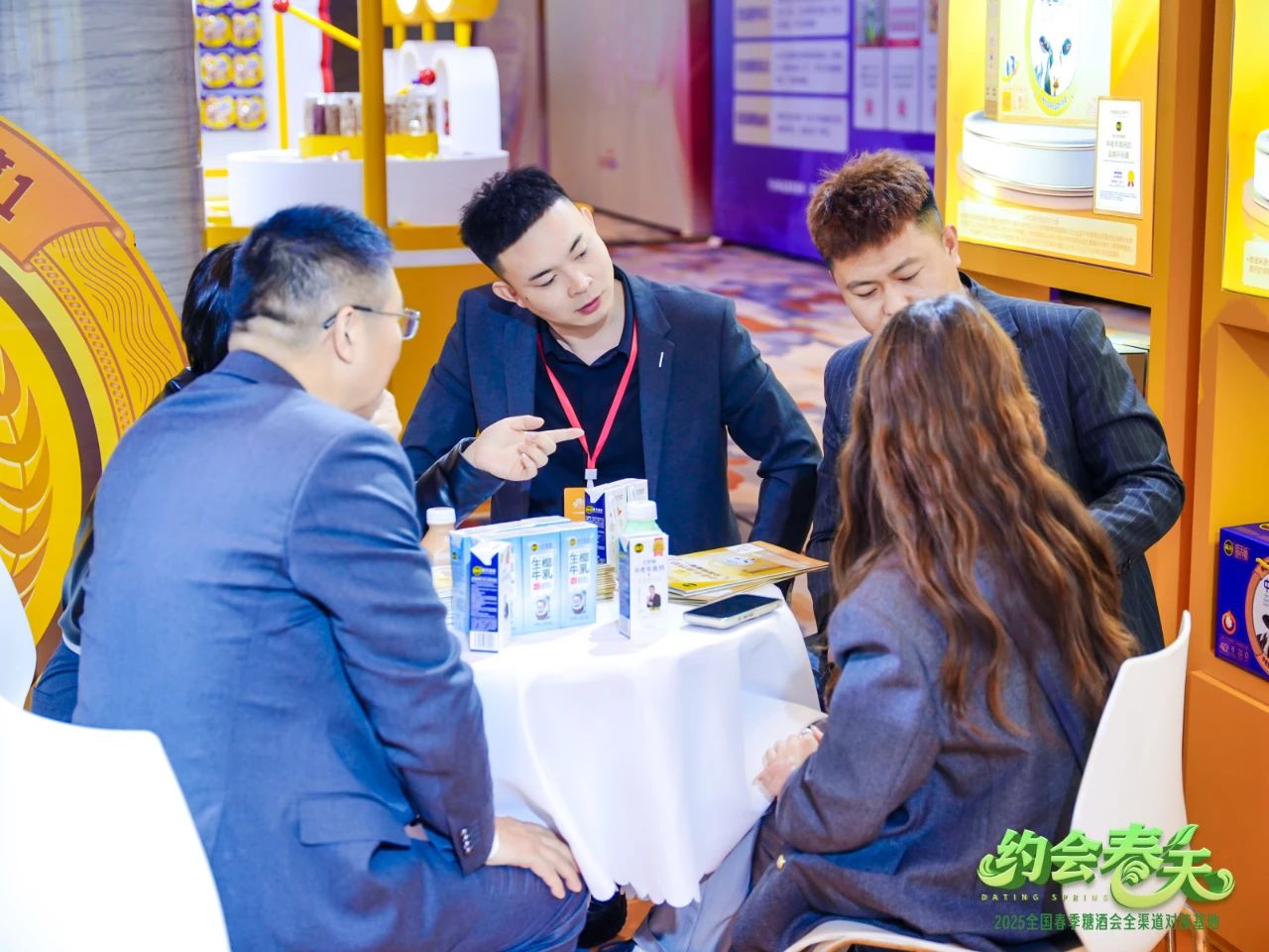 掘金万亿银发经济，南方中老年高钙奶这把火在春糖被彻底点燃了！