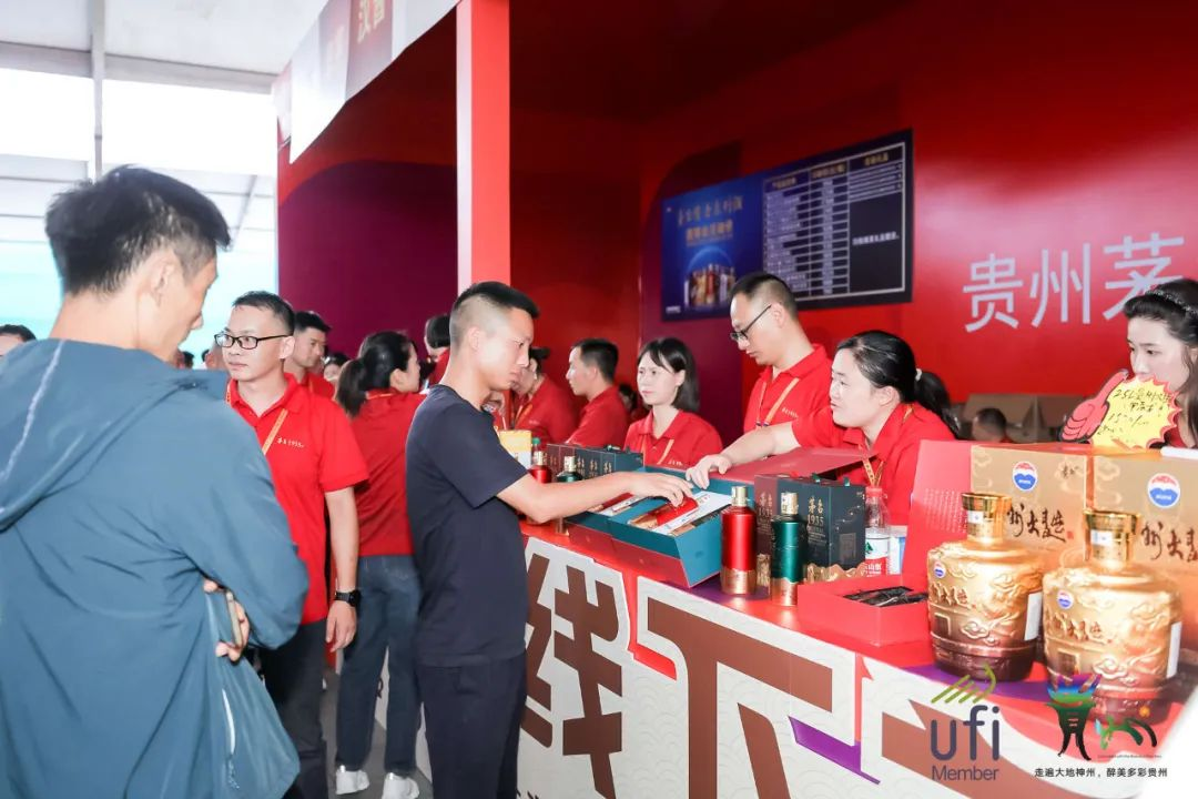 从“抢货架”到“造场景”，谁在重新定义“喝酒的理由”？