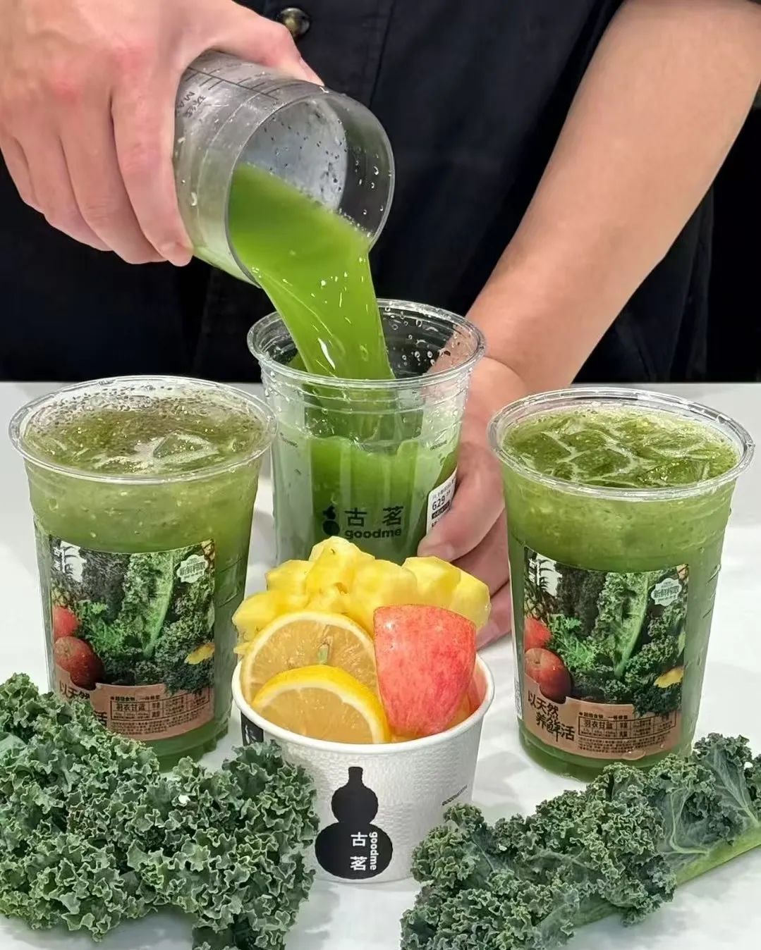 “拼好饭都没这么划算的沙拉”,这「奶茶界白月光」用满瓶中产蔬菜馋哭北漂沪漂?