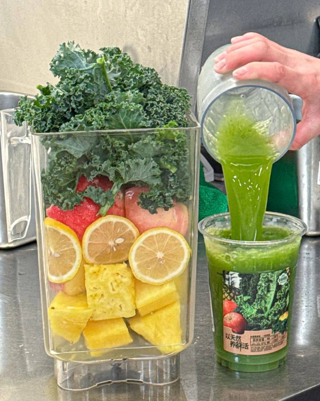 “拼好饭都没这么划算的沙拉”,这「奶茶界白月光」用满瓶中产蔬菜馋哭北漂沪漂?