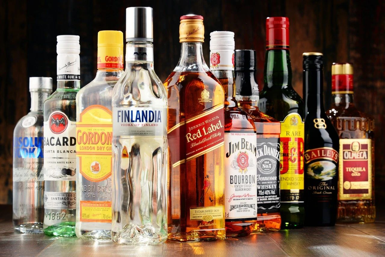 品牌年轻化新解：把光瓶酒卖给年轻人
