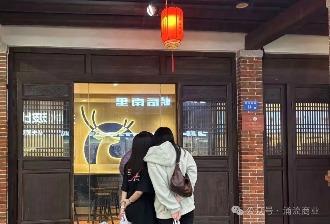 历时10个月，星巴克全球高管大换血