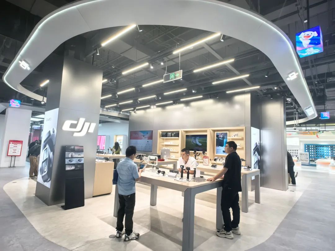 7.8万平“超体”加百店七鲜：京东线下狂飙，能否打破零售“不可能三角”？