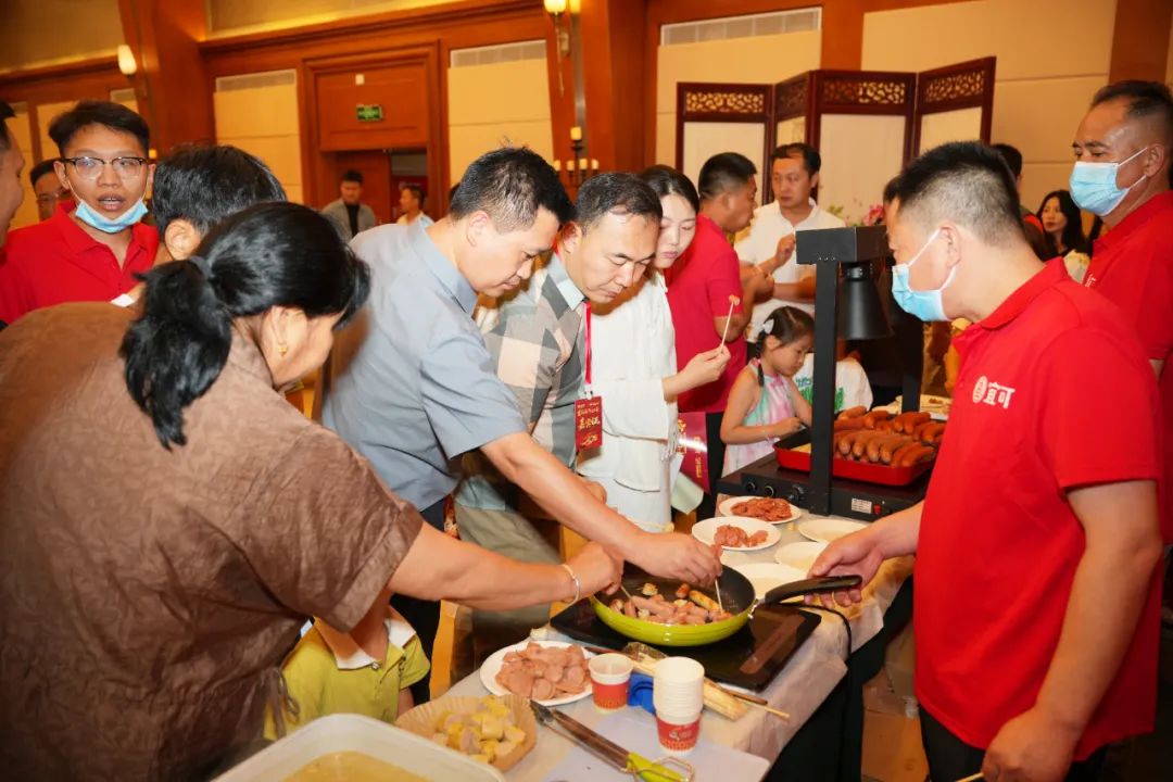 烤肠3.0时代来了!宜可食品凭“卤肉肠”杀入佐餐赛道,经销商直呼“赚翻了”