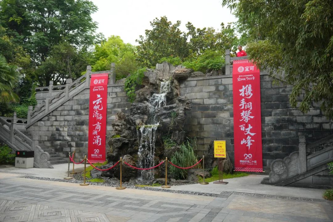 烤肠3.0时代来了!宜可食品凭“卤肉肠”杀入佐餐赛道,经销商直呼“赚翻了”