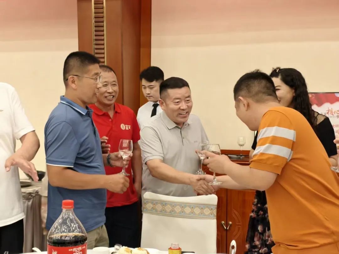 烤肠3.0时代来了!宜可食品凭“卤肉肠”杀入佐餐赛道,经销商直呼“赚翻了”
