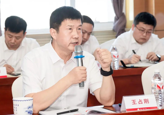 王占刚登顶，能否破解“老白干”困局？
