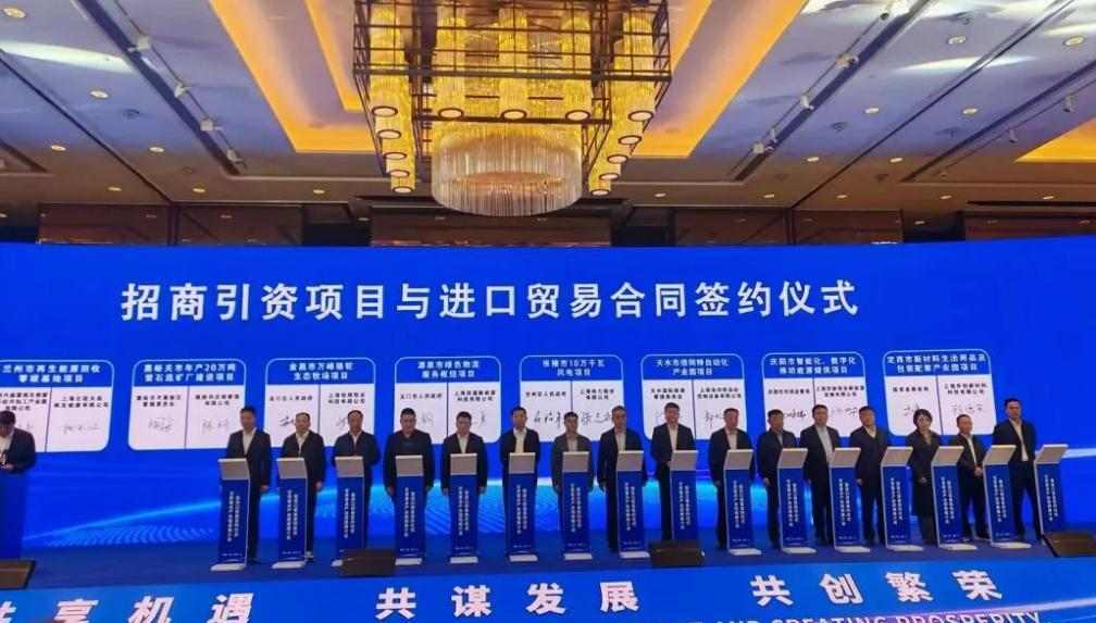 蒙牛宣布成立什么基金？哪个年产值达30亿的产业园开业？哪家乳企正式布局骆驼奶产业？这家企业国资股东减持……