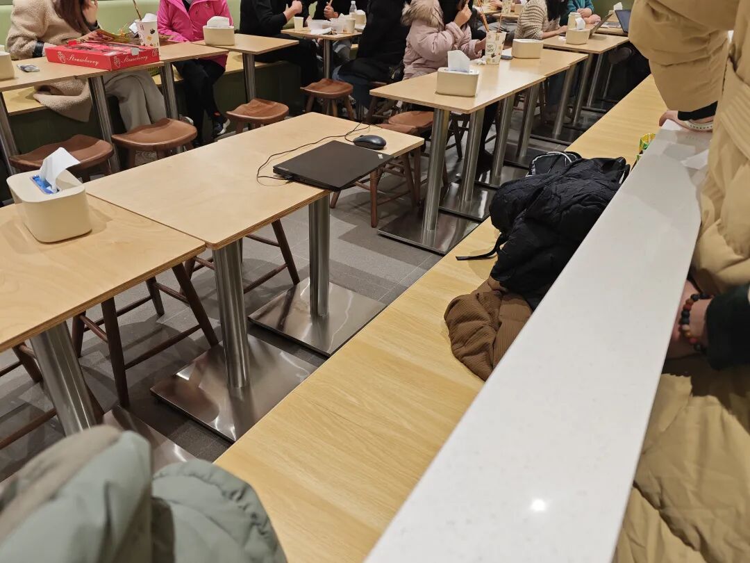 「小象超市」线下首店开业挤爆了!我们在现场看到不少亮点