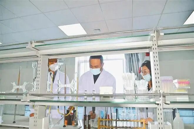 黑龙江谱华威万头牧场现存栏7000余头奶牛