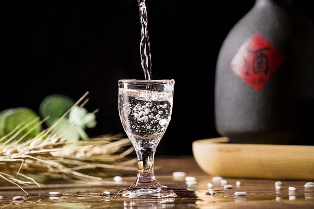 好酒的特点：“三老，两多，一少”