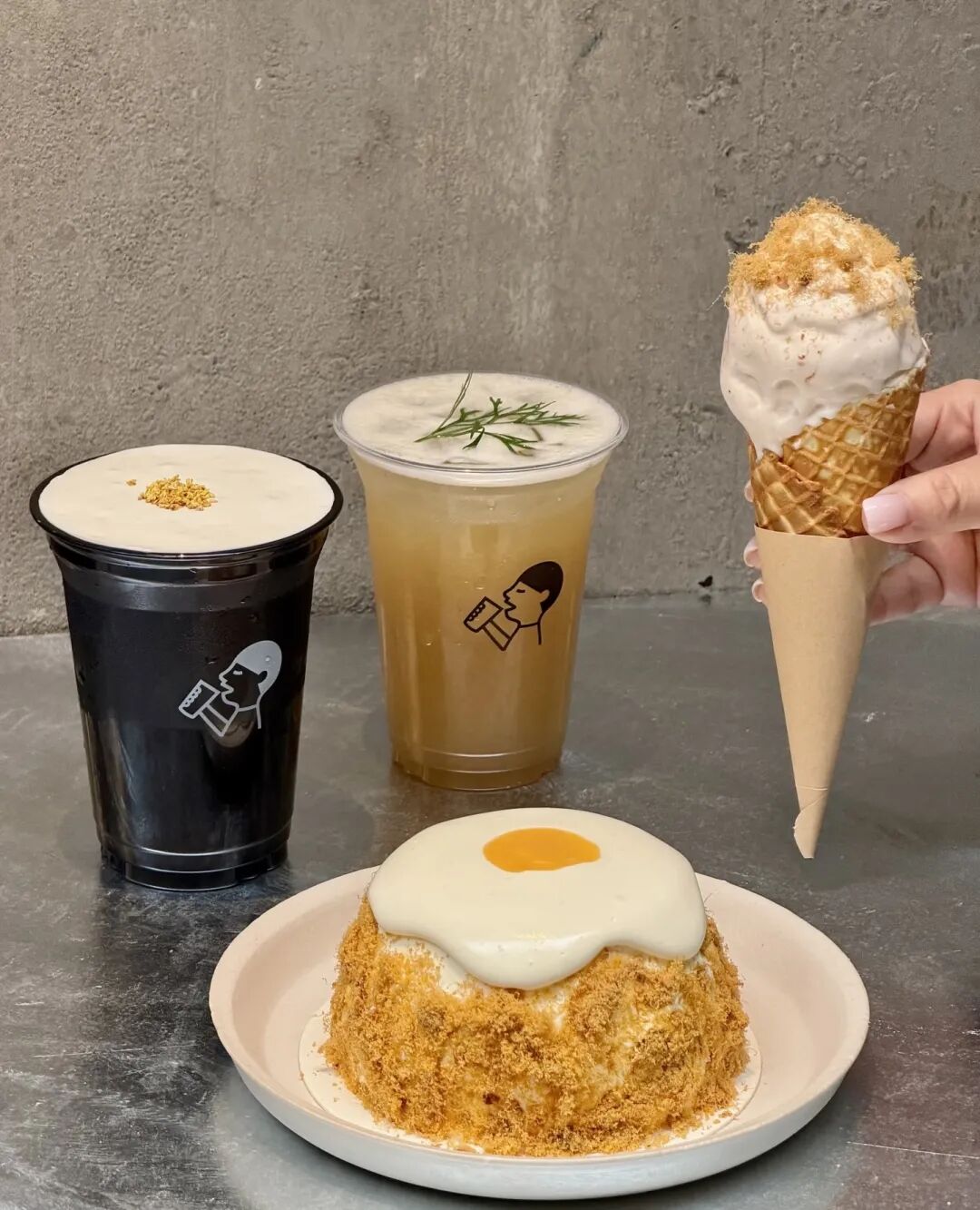 00多家店的桃酥巨头开始卖茶咖,最贵一杯9.9元"