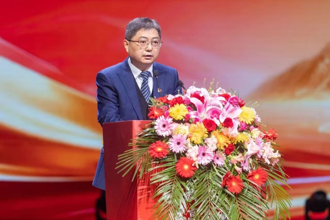 “洞藏”商标失守、营收利润双降，新帅杨照兵能否救迎驾贡于水火？