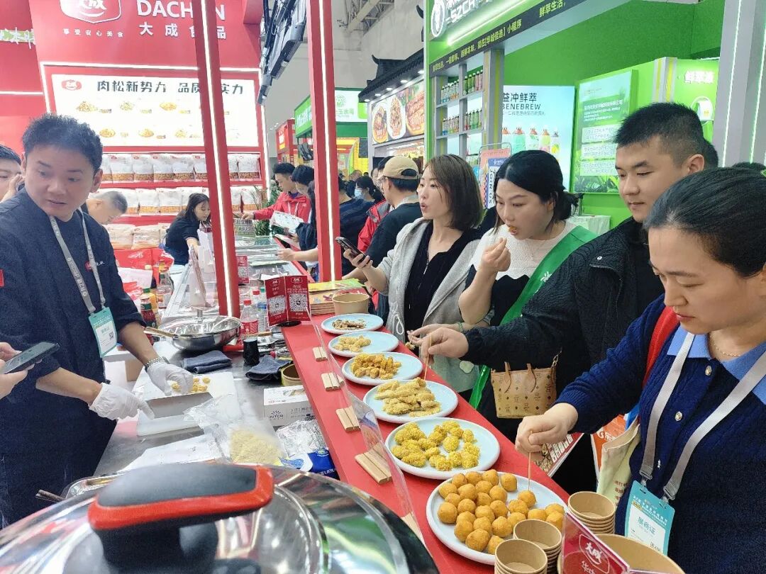 【专访】从餐饮后厨火到家庭餐桌！大成新品亮相，直戳BC渠道双痛点