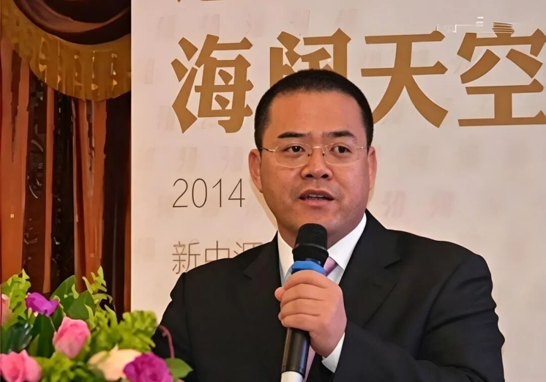 陈兴文,站到了阿里身后