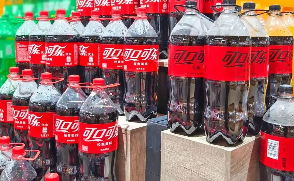 食业周报丨东鹏茶饮料暴增208.99%、盒马1.3亿出售烘焙资产、元气森林推新…