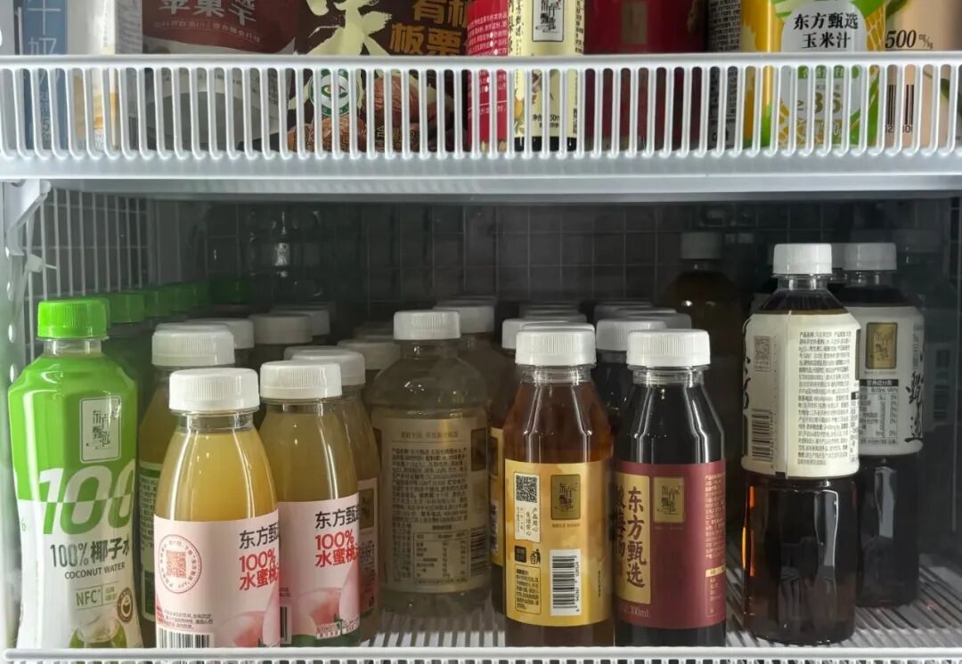 悄悄铺设上百台售货机!「东方甄选」也盯上了特渠生意