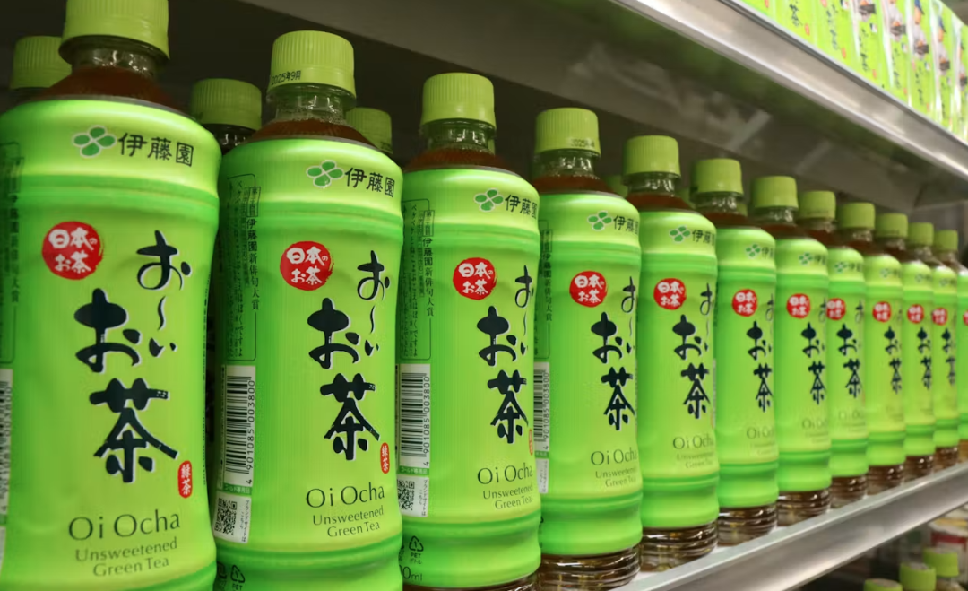 胖东来8个月销售额超195亿,元气森林联名卖酒,卤味巨头集体“自救”……