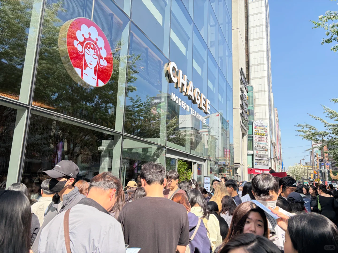 霸王茶姬“换帅”，运营老将接手7000家门店