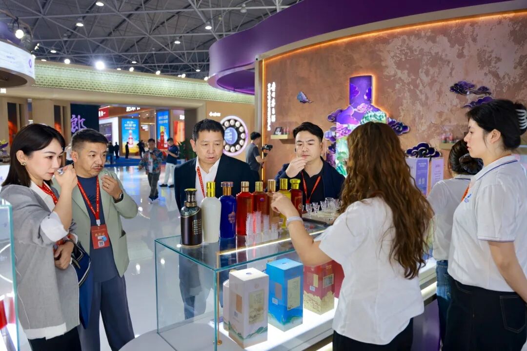 重构白酒消费新生态，茅台“全面向C”的酒博会样本观察