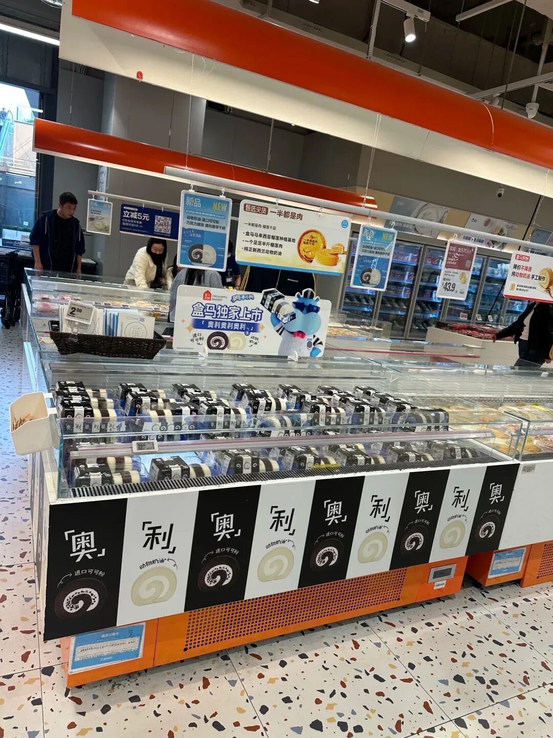 锅圈1.2万家店卖起了面包:烘焙的战场,已经不在面包房